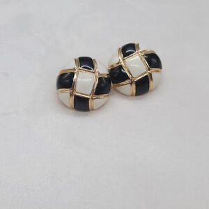 UNBRANDED Vintage Clip On Earrings